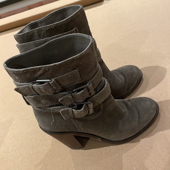ASH grey suede bootie.  Size 38 - Picture 2 of 3